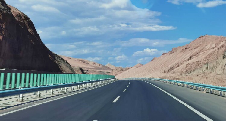 Route vers le sud du Xinjiang