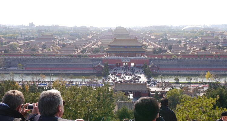 Vue sur les toits de la Cité interdite depuis le parc Jingshan