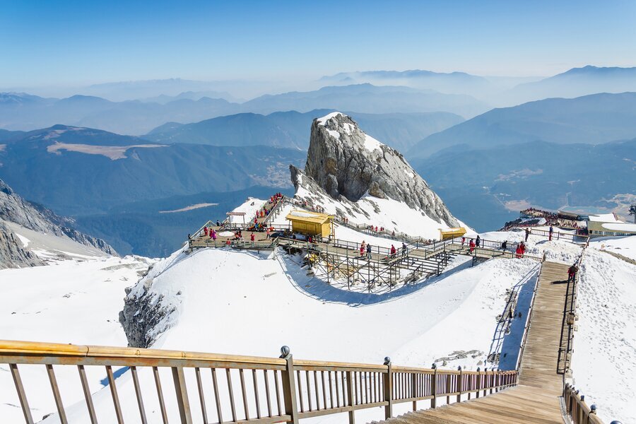 Montagne enneigée du Dragon de Jade